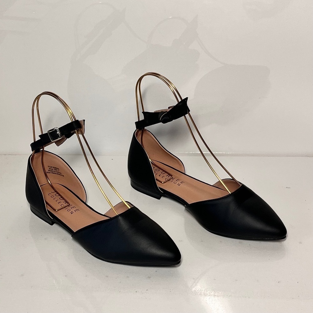 Journee Collection Vielo Flats